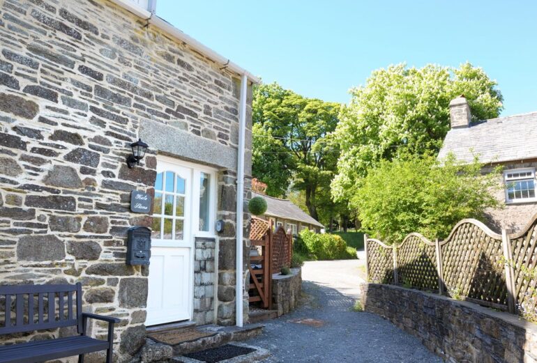 Hele Stone Cottage Thumbnail Image