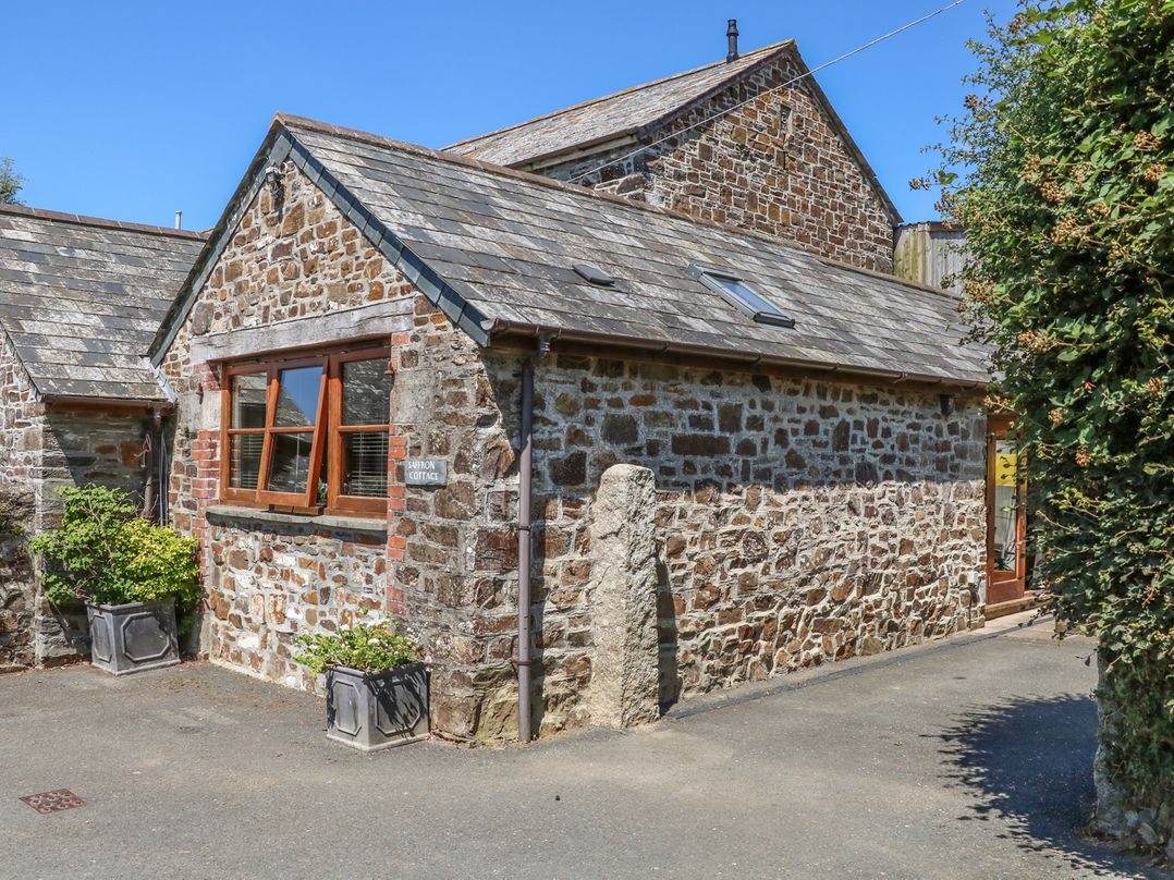 Saffron Cottage in Hellescott, Cornwall Cottages & Lodges