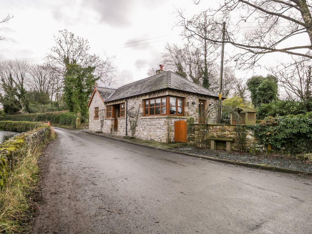 Hawthorn Cottage in Stainton, Cumbria Cottages & Lodges