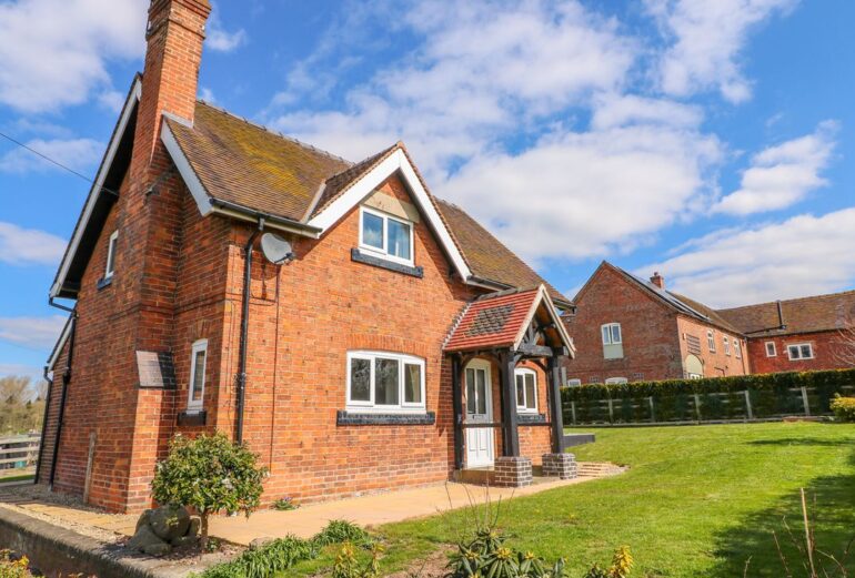 Ardsley Cottage – Longford Hall Farm Holiday Cottages Thumbnail Image