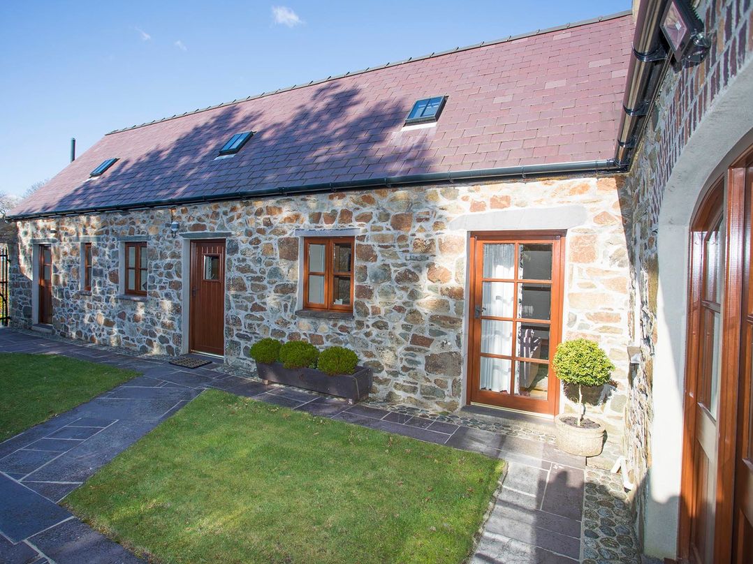 Hen Stabl Llandwrog in Llandwrog, Gwynedd Cottages & Lodges