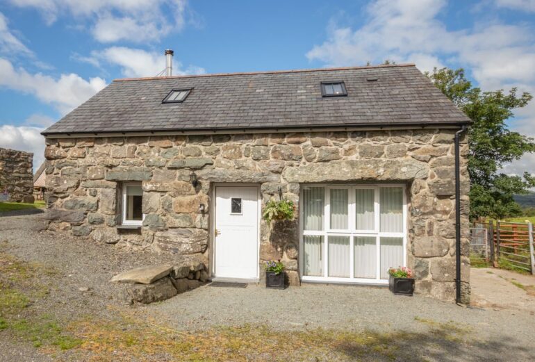 Hendre Cottage Thumbnail Image