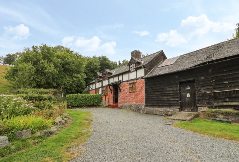 Caerau Farm House Thumbnail Image