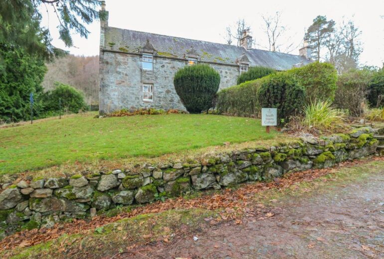 South Mains Cottage – Craigievar Castle Thumbnail Image