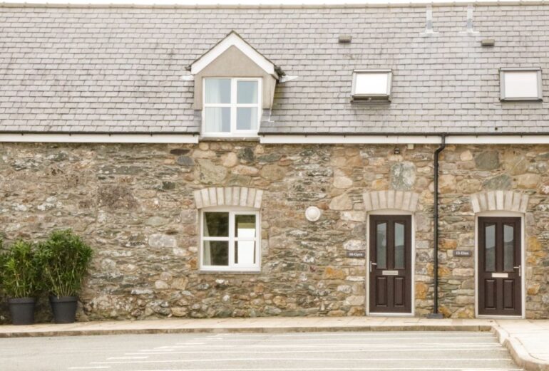 16 Cefn Cwmwd Cottages Thumbnail Image