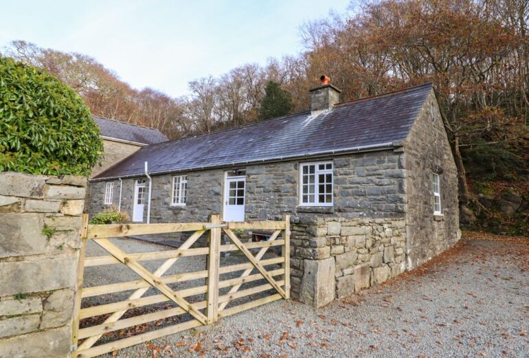 Farchynys Court Cottage Thumbnail Image