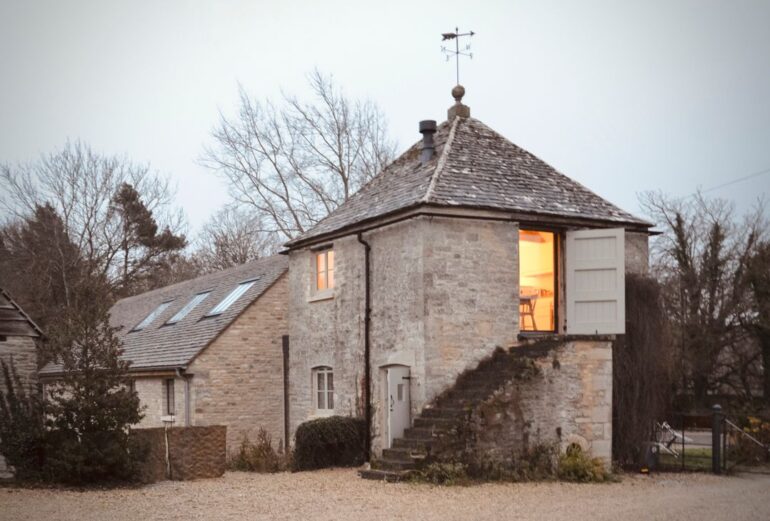 High Cogges Farm Holiday Cottages – The Granary Thumbnail Image