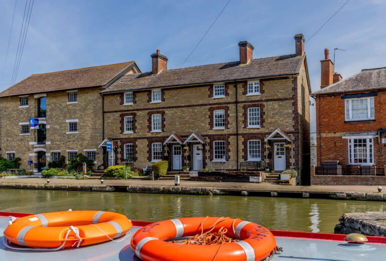 3 Canalside Cottages