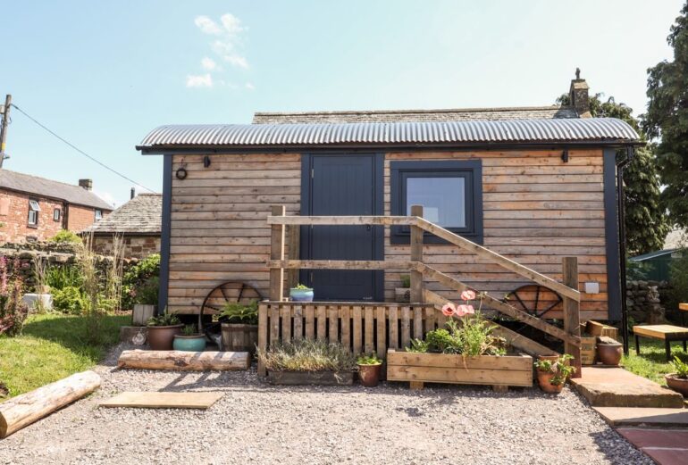 Dunfell Shepherd’s Hut Thumbnail Image