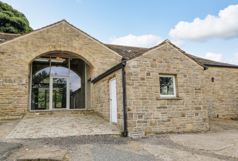 Lower Rookes Farm, 3 Barn Cottages Thumbnail Image