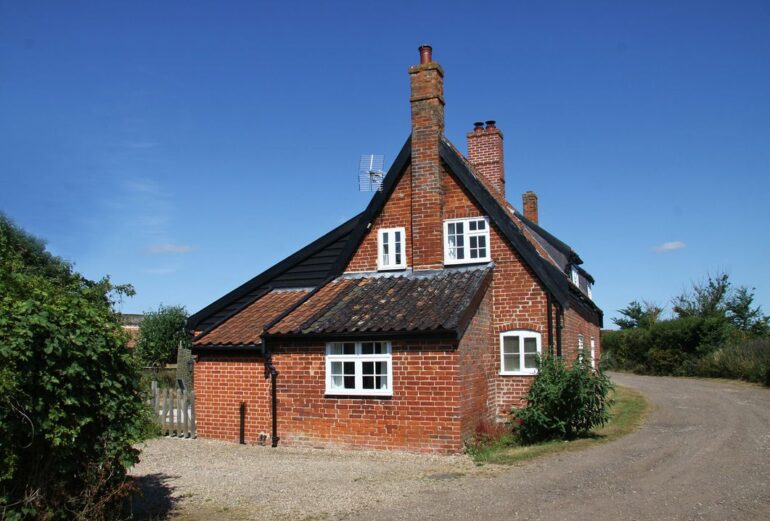 1 Grange Cottages, Westleton Thumbnail Image