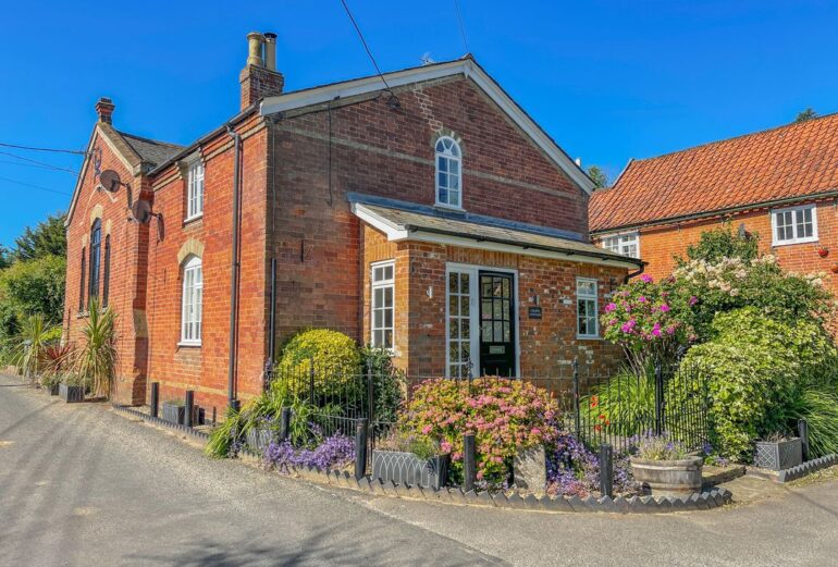 Chapel Cottage, Newbourne Thumbnail Image