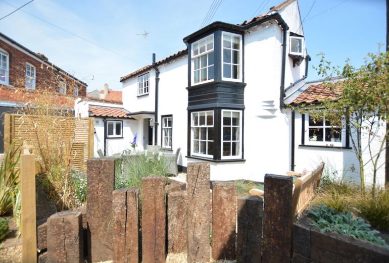 Harriet’s Cottage, Southwold Thumbnail Image