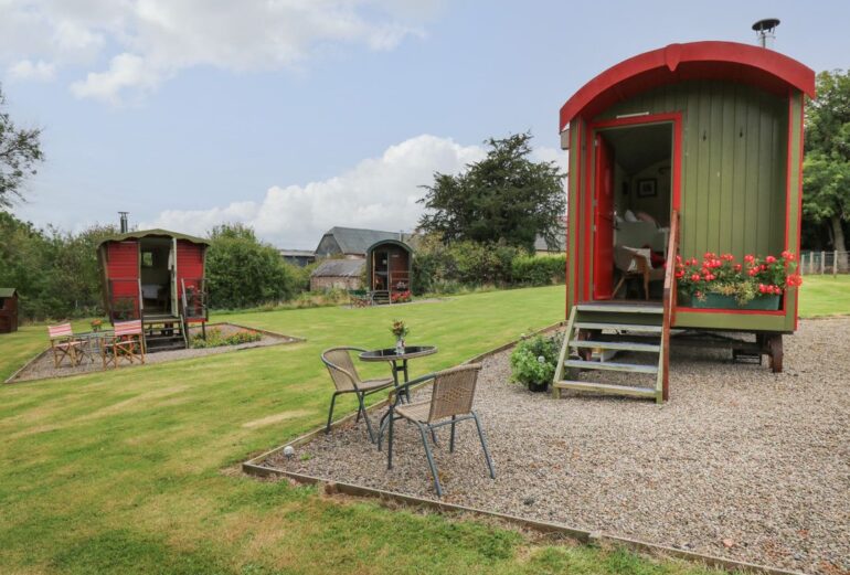 Sweet Briar Shepherds Hut Thumbnail Image