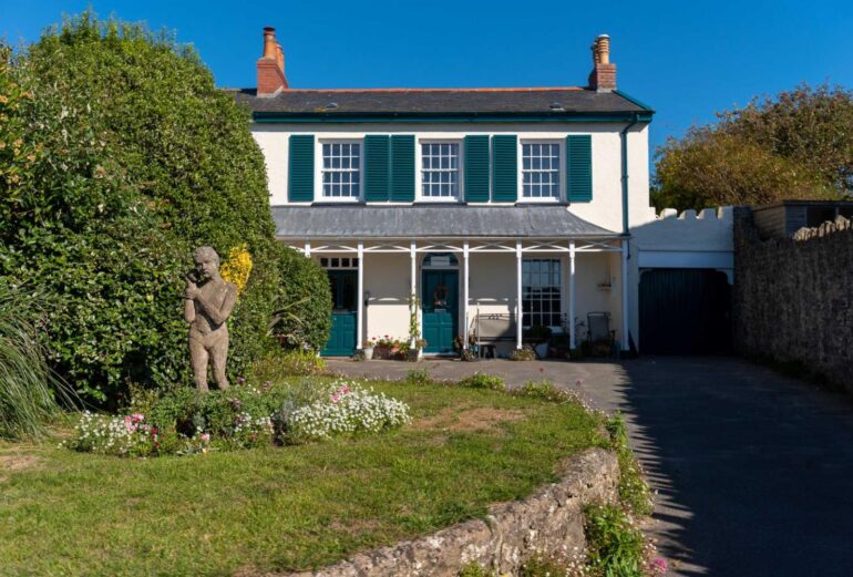 Lower Instow Beach Cottage Thumbnail Image